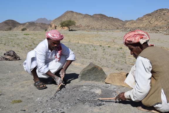 Preparations to bake bread in Egypt’s eastern desert (photo D.J.H. Halbertsma). Campaign image "Resilience and adaptation" conference